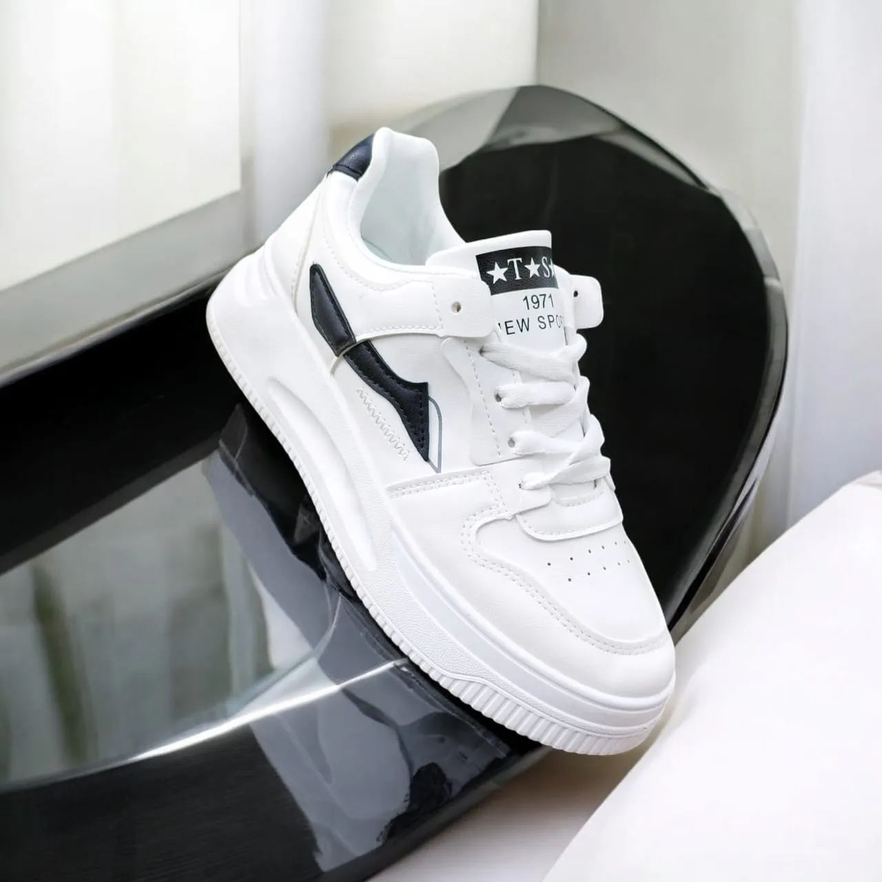 WOMAN'S SHOES WHITE CHUNK GS.77